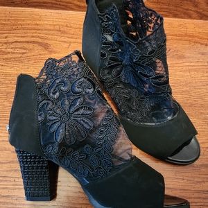 Women's Black Lace Open-Toe Bootie Sz. 6 (EU 37)